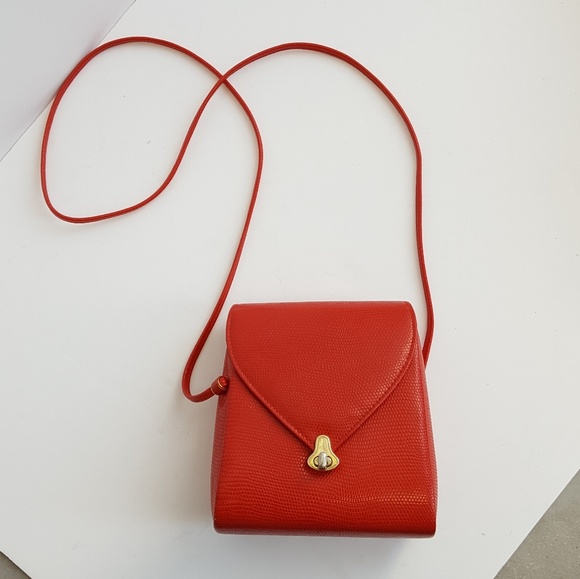 small red purse